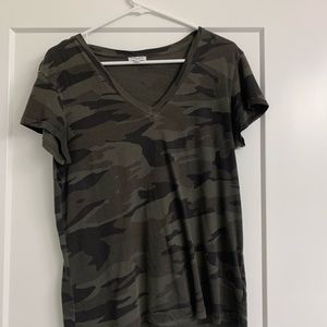 Camo vneck tee
